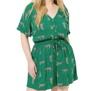 Torrid 2X Women’s Rayon Slub V-Neck Button Front Romper - Green Cheetah